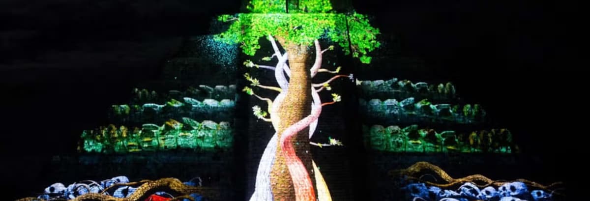 Comida buffet y espectáculo nocturno en Chichén Itzá - photo 1