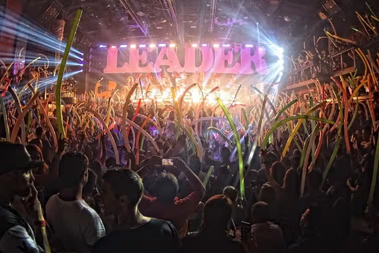 Fiesta en la discoteca Coco Bongo - photo 6