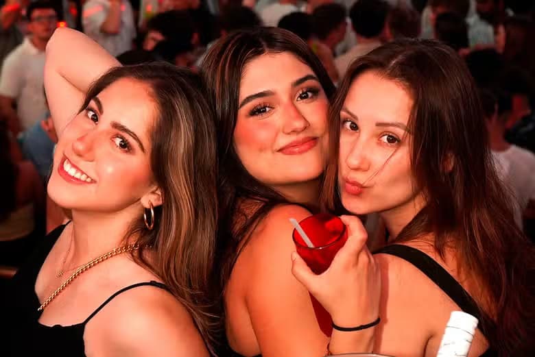 Fiesta en la discoteca Mandala Nightclub - photo 8